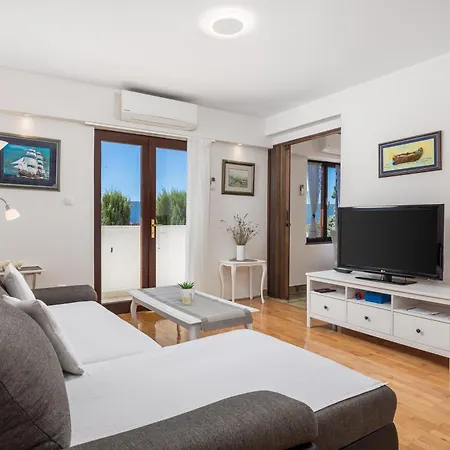 Family House Rose With Pool - Happy Pinezići