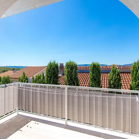 Casa vacanze Family House Rose With Pool - Happy *