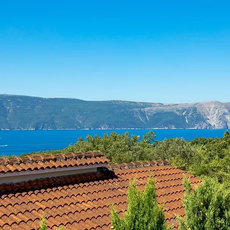 Casa vacanze Family House Rose With Pool - Happy