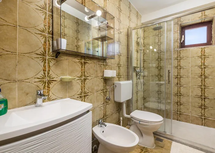 펜션 Family House Rose With Pool - Happy