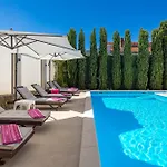 Prázdninový dům Family House Rose With Pool - Happy Pinezići